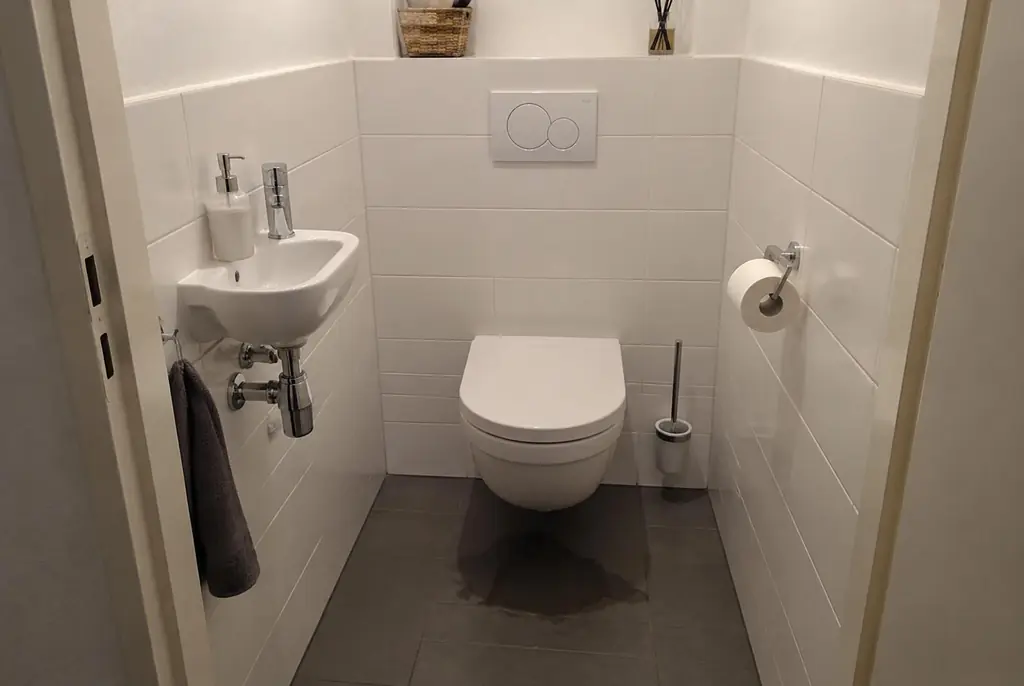 Lekdetectie Zeist – natte vloer bij een toilet